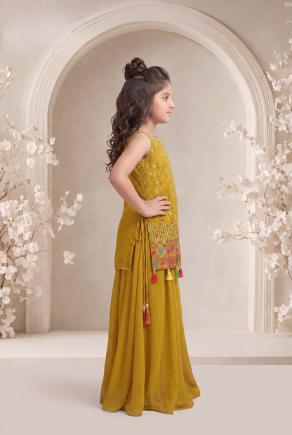 Girls Ethnic Motifs Embroidered Regular Thread Work Kurta with Sharara