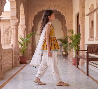 Girls Ethnic Motifs Printed Empire Kurta with Patiala & With Dupatta