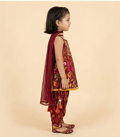 Girls Floral Printed Regular Thread Work Pure Cotton Kurta with Patiala & With Dupatta